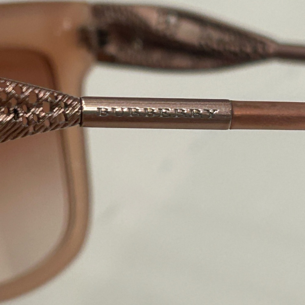 Burberry Women's Pink Sunglasses, Excellent Pre-Loved - Picture 7 of 11